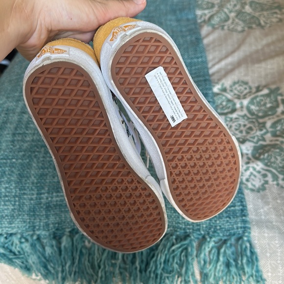 BRAND NEW VANS Old Skool Sneakers - Picture 5 of 5